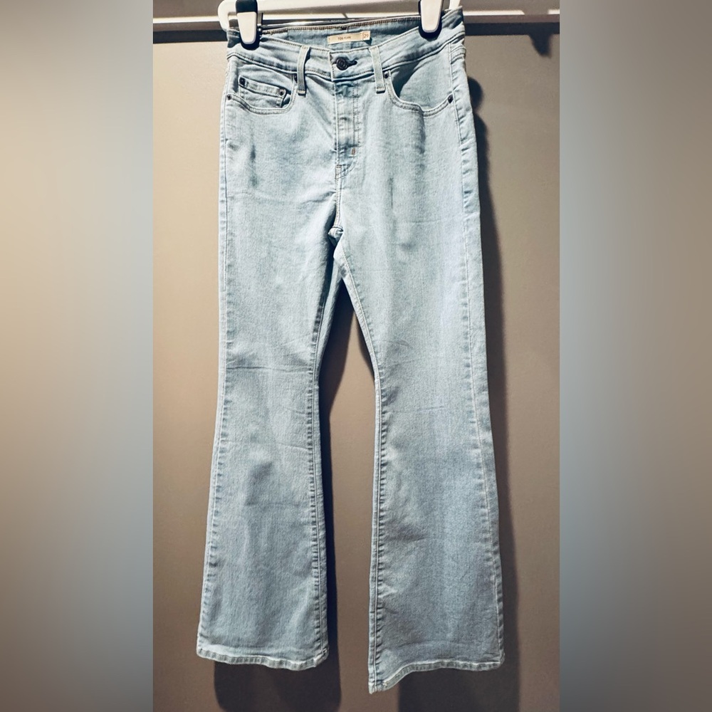 NWOT! Levi’s 726 Flare Jeans | Size 29 |